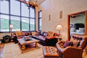Highlands Lodge 405 by East West Hospitality Beaver Creek